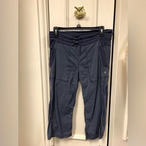 LAST CHANCE Lululemon cropped studio pant